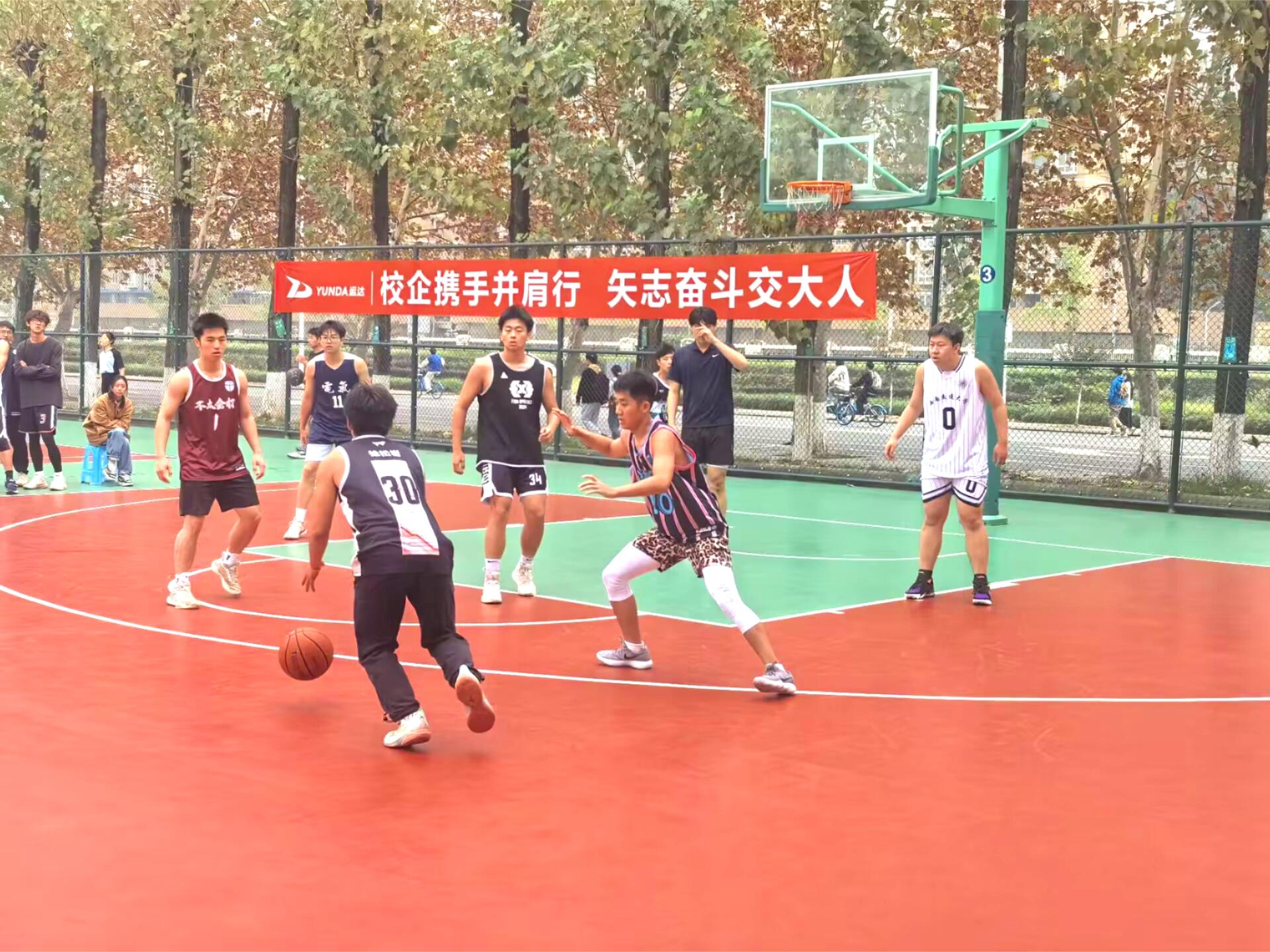 球队技战术在职业篮球比赛中展现完美配合