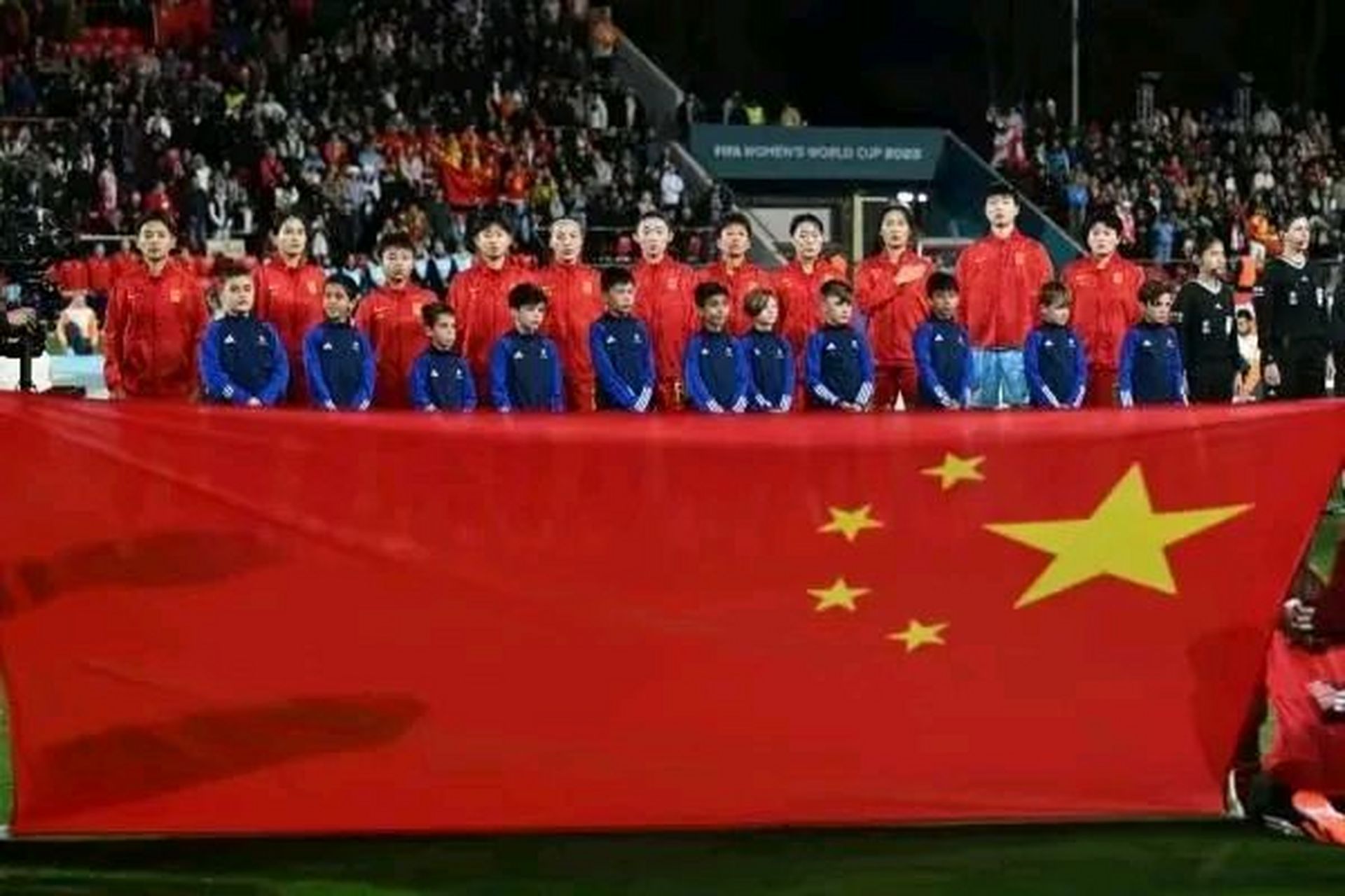 关于著名教练：女足战队准备迎战对手的信息